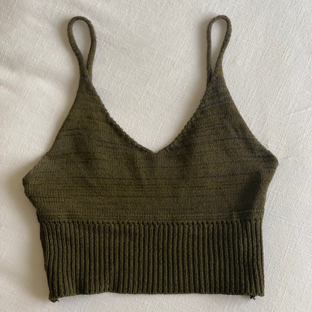 Debut Knit Cropped Tank Top, size M